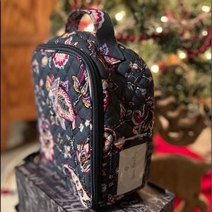 This Vera Bradley Lunch bag in Felicity Paisley makes a great gift!